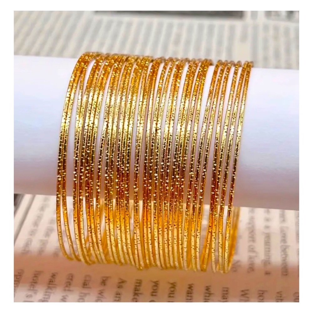 14K GOLD PLATED BANGLE